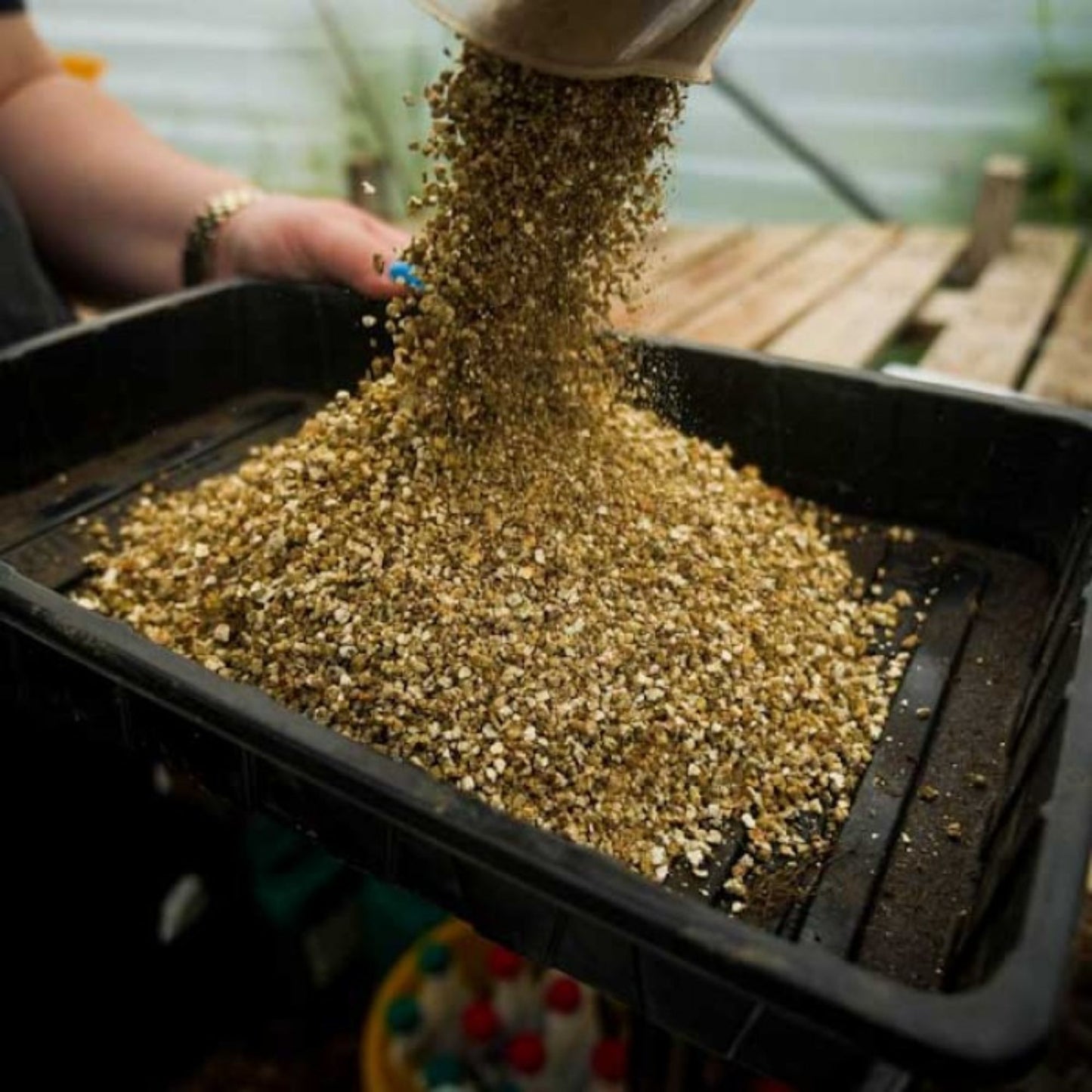 Vermiculite β Improves Soil Aeration & Moisture Retention